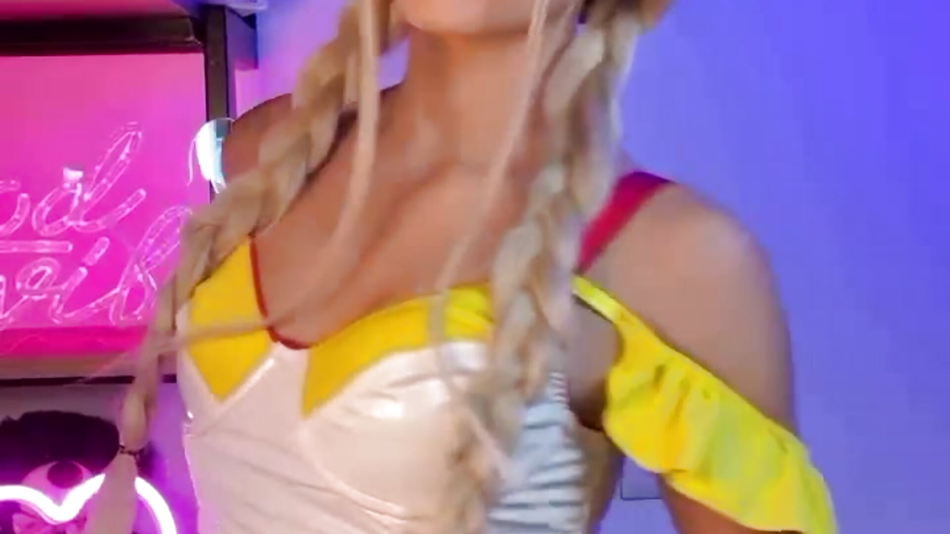 🌻​ - video by Arinextdoor cam model