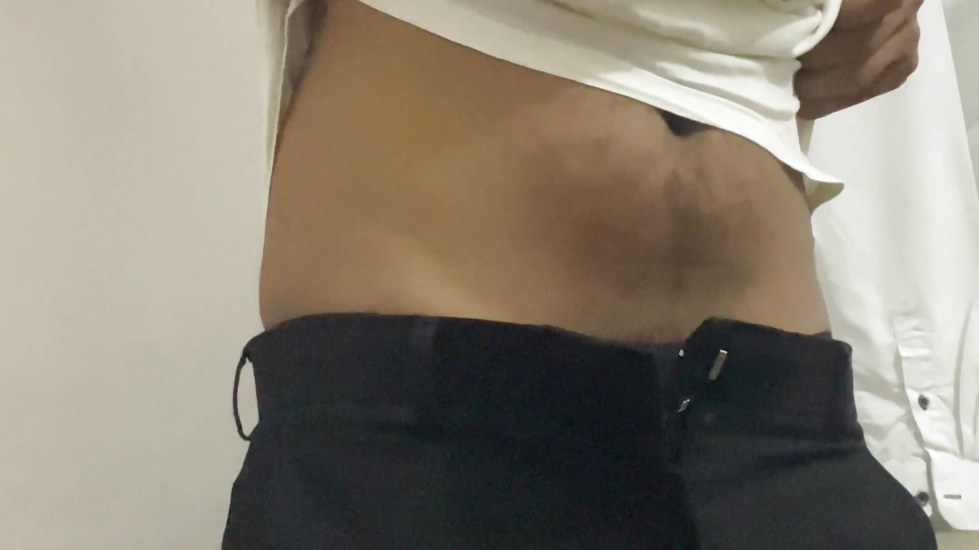 Desi boy remove his dress after work - Pancha_SL adlı kamera modelinin videosu