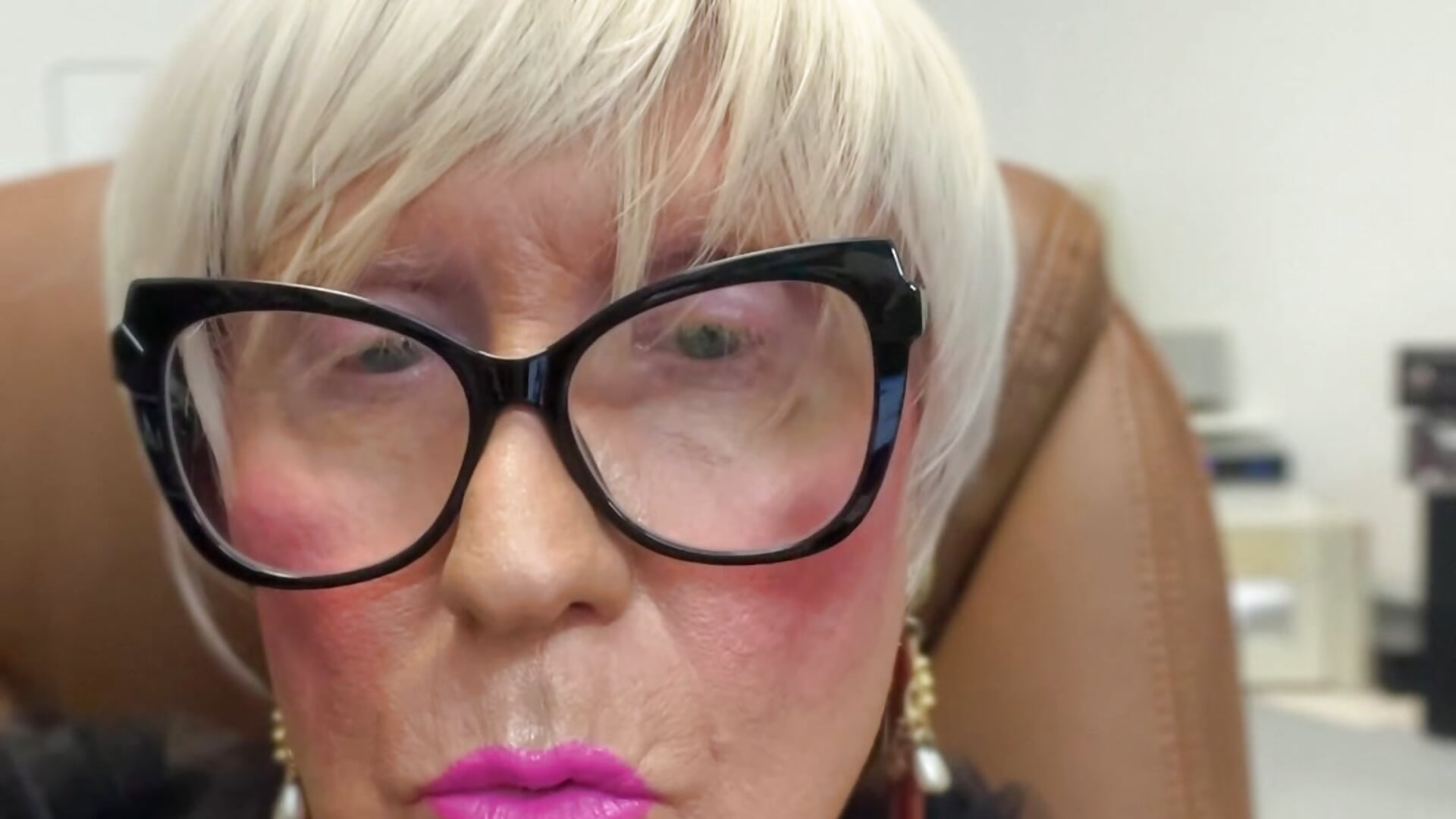 SWEET GIRL IN FUR - ROBY_SWEETHOT 캠 모  델의 동영상