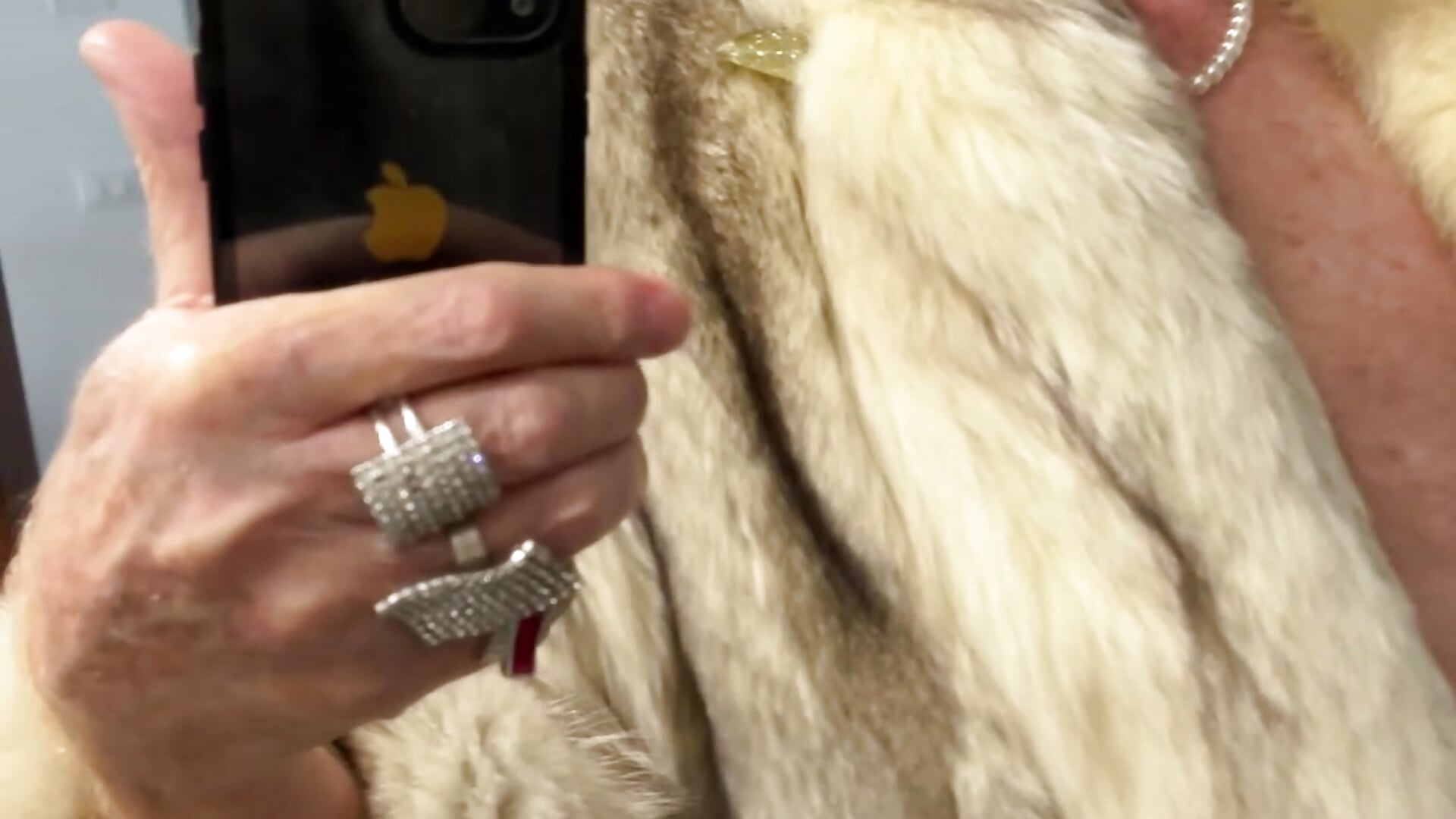 LOVELY FUR BABE#2 - ROBY_SWEETHOT 캠 모델의 동영상