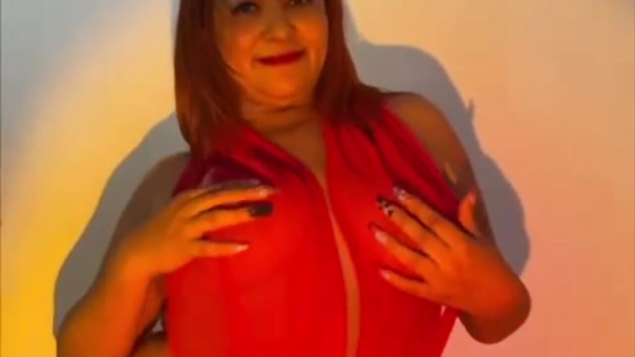 HI GUYS - vídeo de MOM_CAMILA modelo de câmara