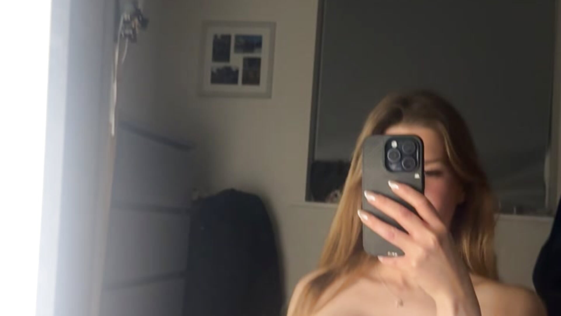 Titty play - video van Lilly-Luscious cam-model