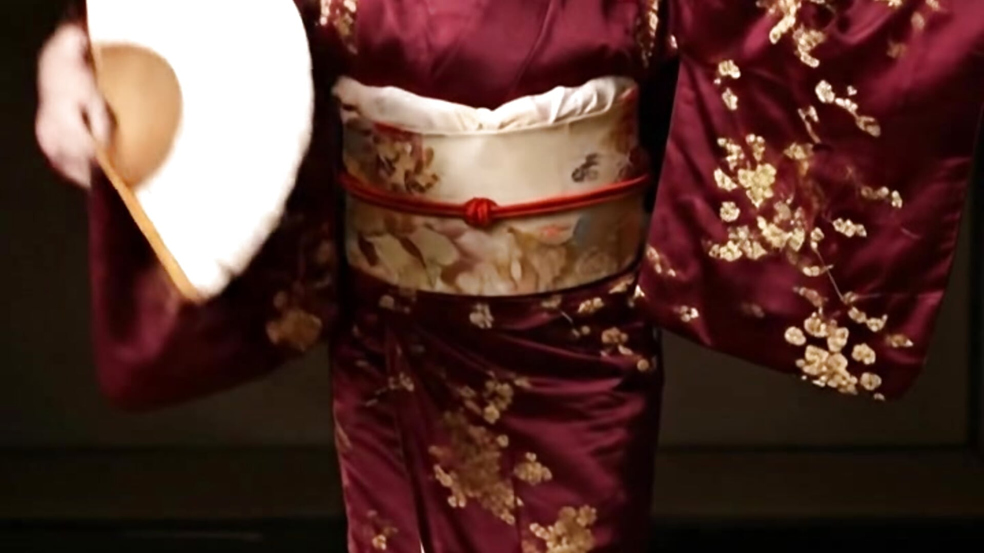 geisha dance for 9 seconds – video od webkamerové modelky Onlyniki