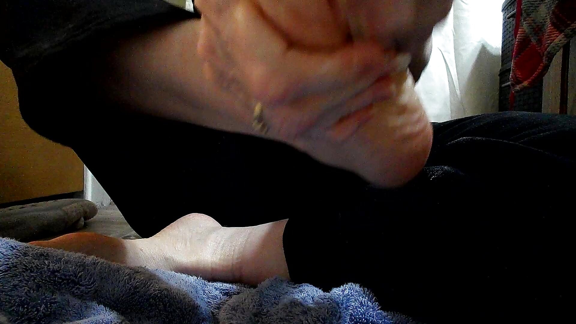 Rubbing Lotion On My Feet - video by Onlyniki cam model