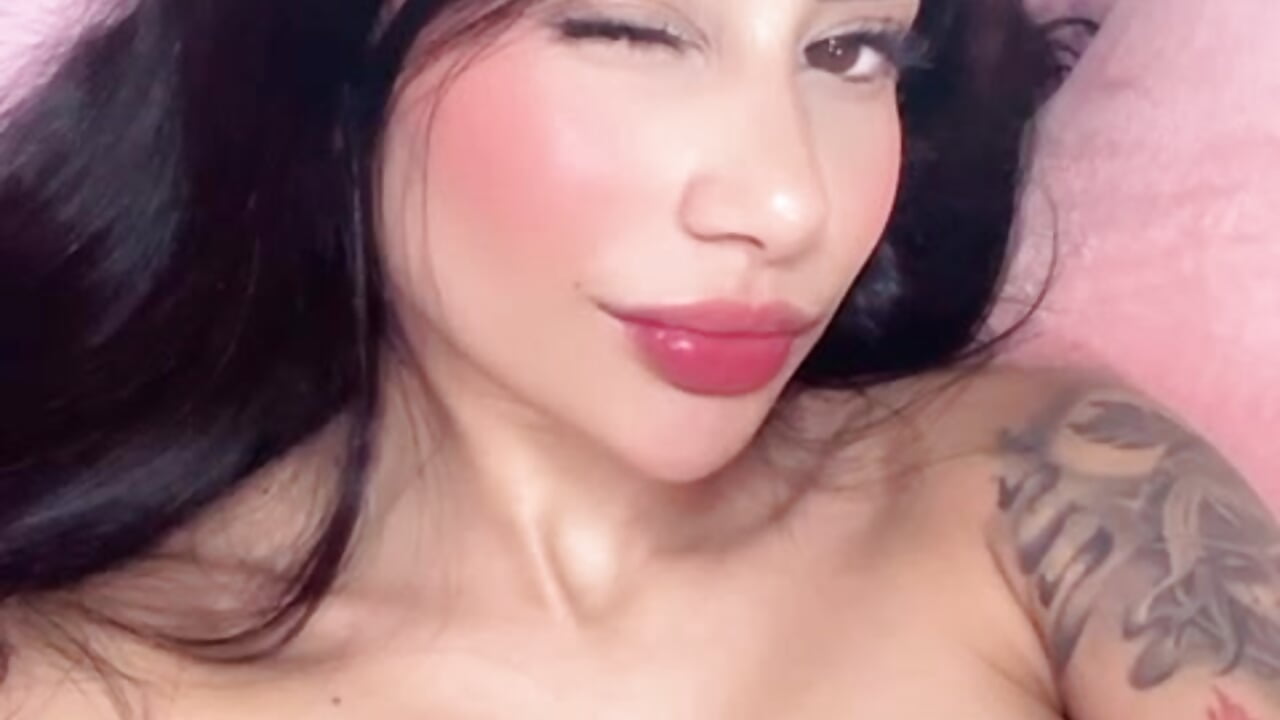 VID-20250626-WA0009 2 - video by miranda_crawfor cam model