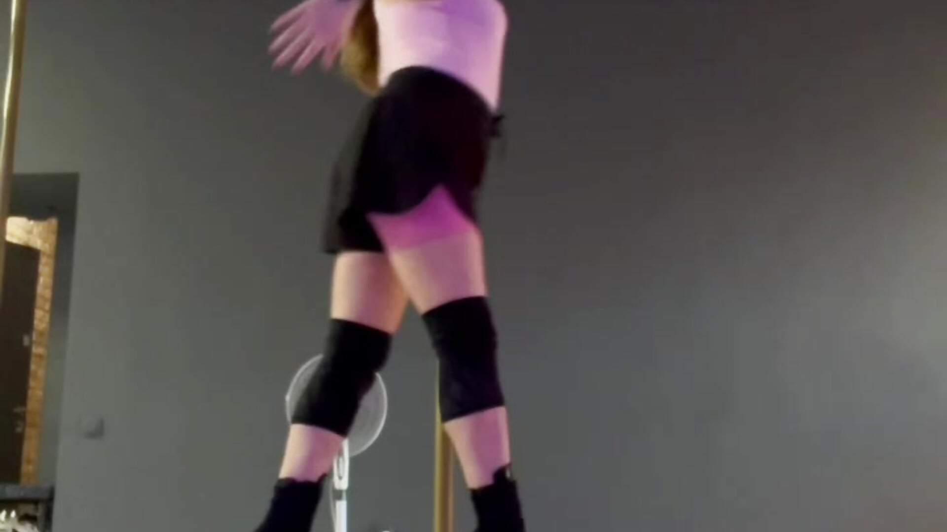 I continue my training 💪 - video by BethSun cam model