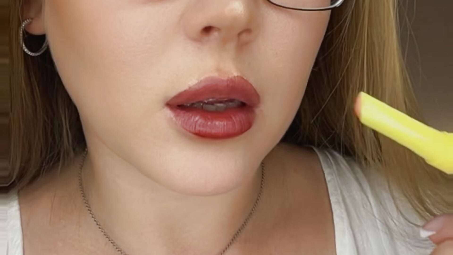 👄 - video di BethSun modella di cam