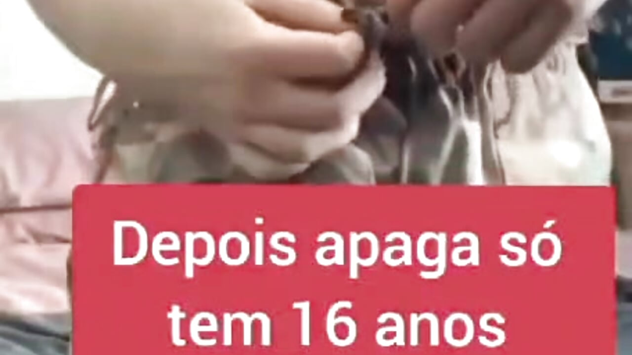 Como está o mundo - video by tiagosanhes cam model