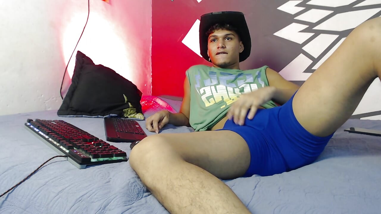 My cock’s hard just for you… watch it, enjoy it, and tell me what you’d do with it 😏 – видео вебкам-модели Master_hot06