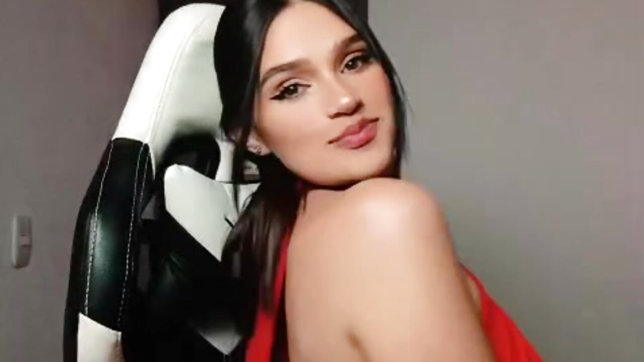 The pleasure is mine 🖤 - video by Roxxi_2110 cam model