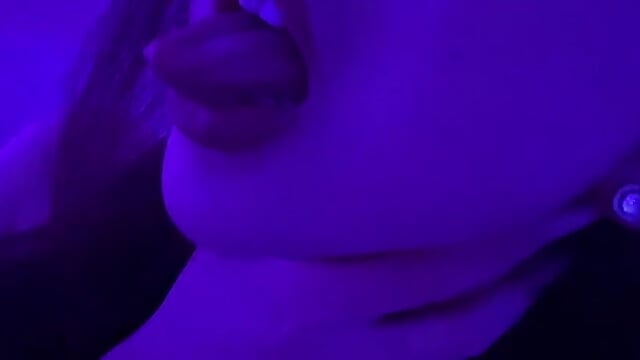 tongue teasing :p - відео від вебкаммоделі kaori_mi