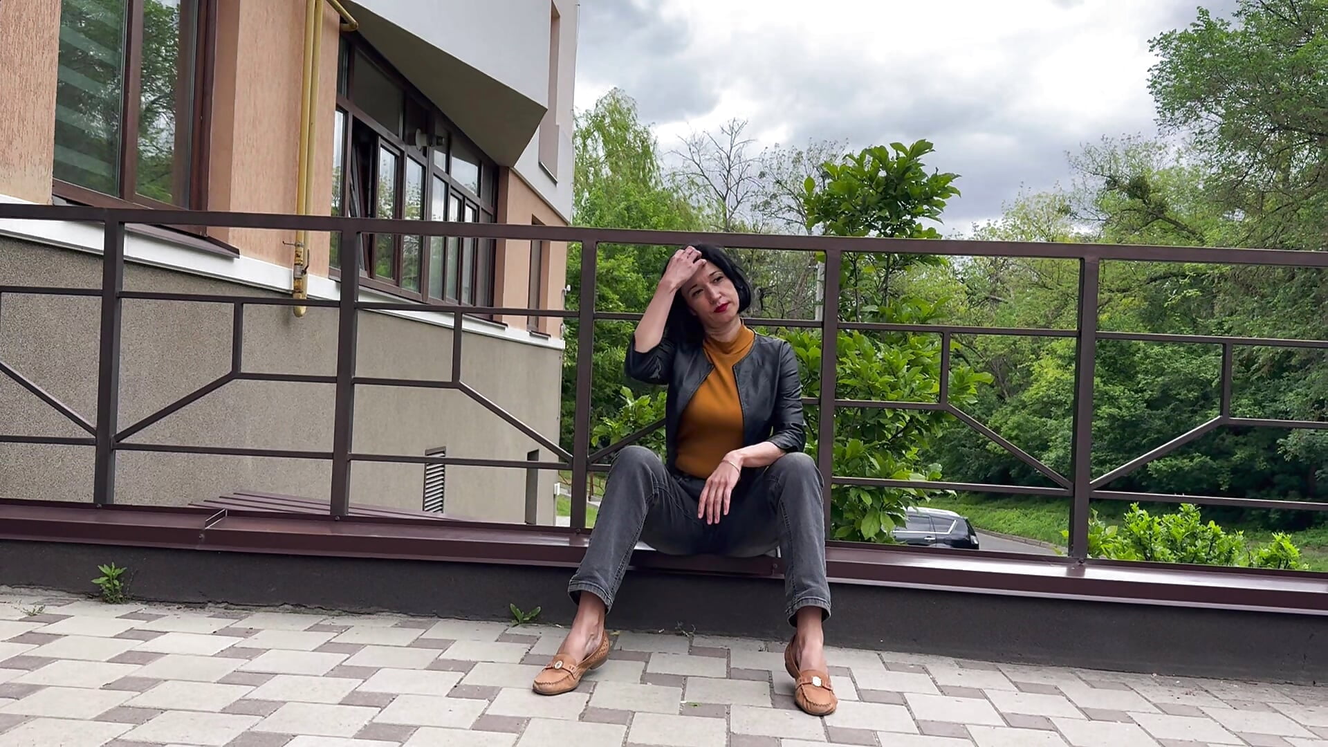 I catch the sun's rays even on a cloudy day, - video oleh model kamera CameronEnns