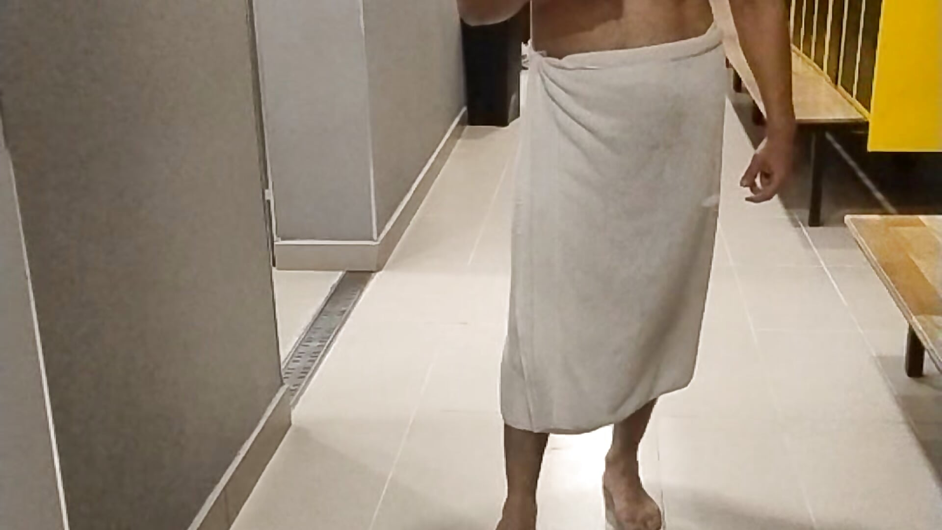 Una ducha y listo para la acción - video by Danimedellin1 cam model