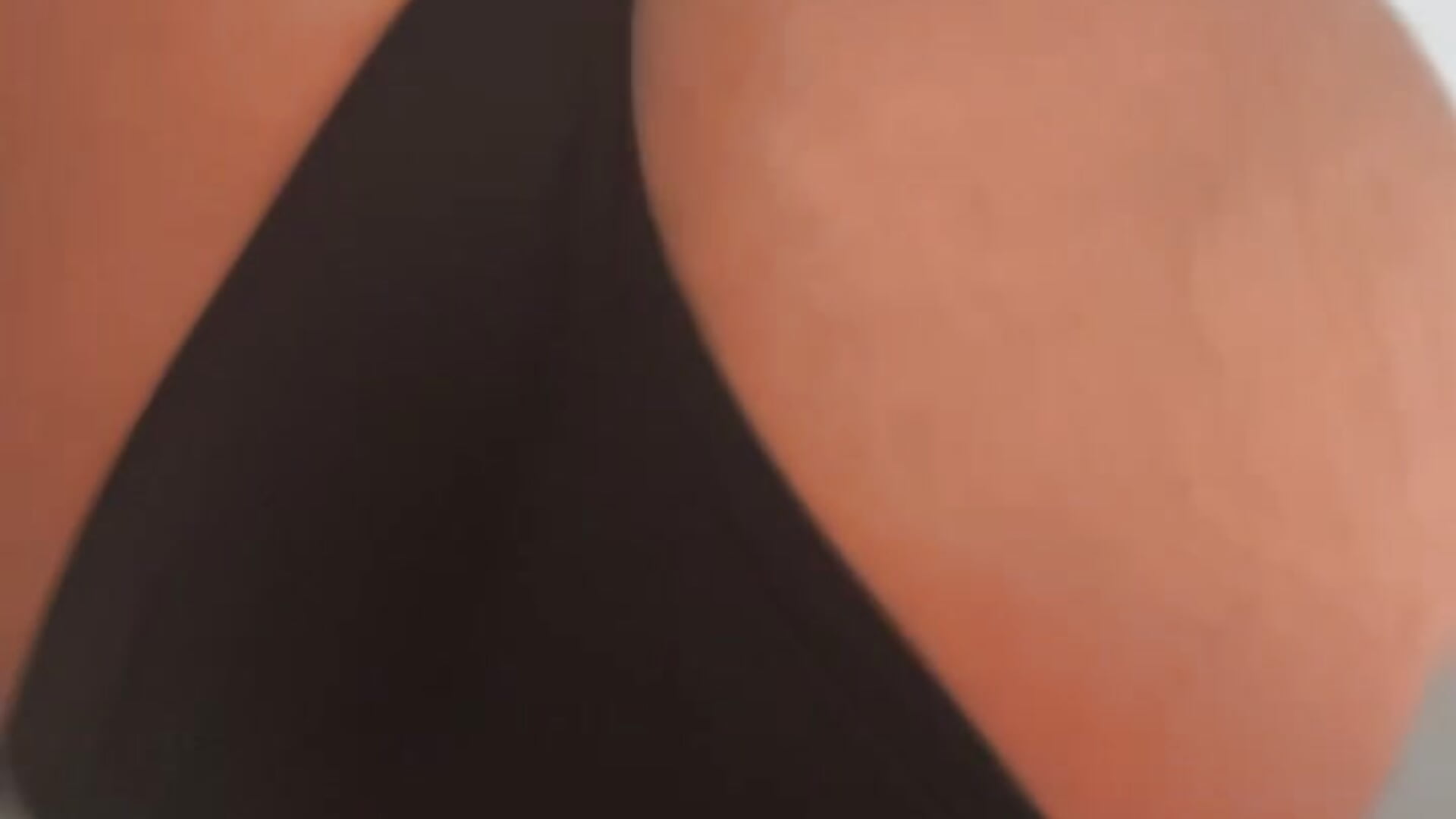 773A9873-D689-4054-AF25-0F971696057D - video by NaughtyXScarlett cam model