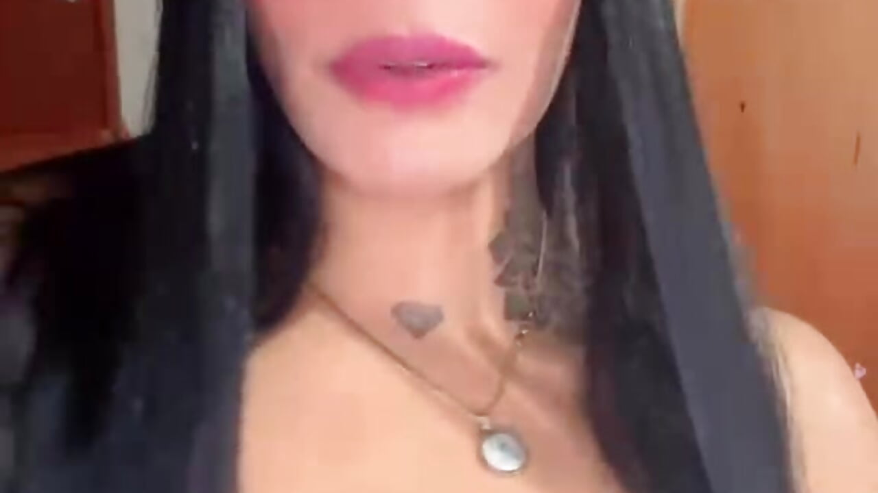 come dear,let yourself be carried away by me😼 - video av EmmaEbony_ cam-modell