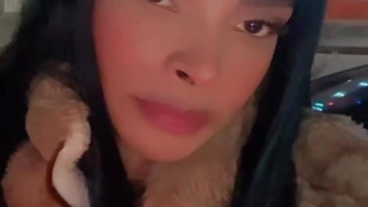 “I don’t know what you have… but I want more.” - EmmaEbony_ 캠 모델의 동영상