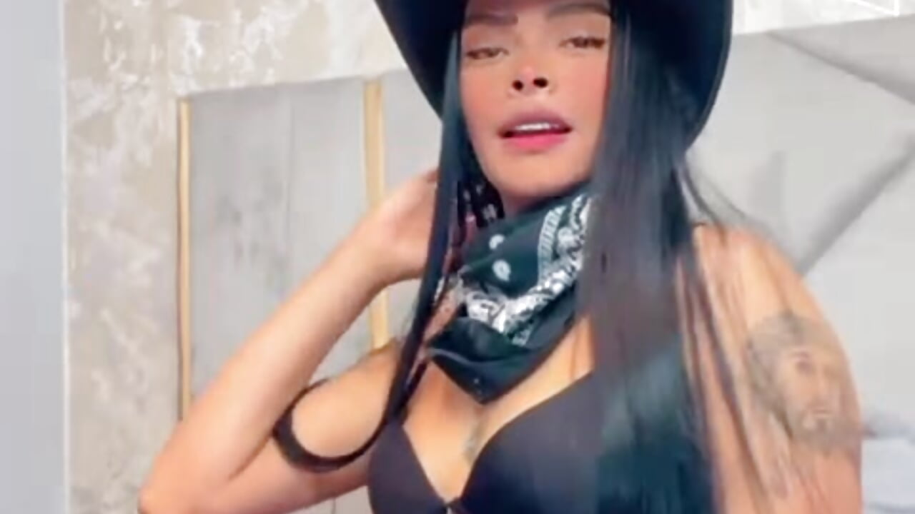 i Want to be your Cowgirl - EmmaEbony_ 캠 모델의 동영상