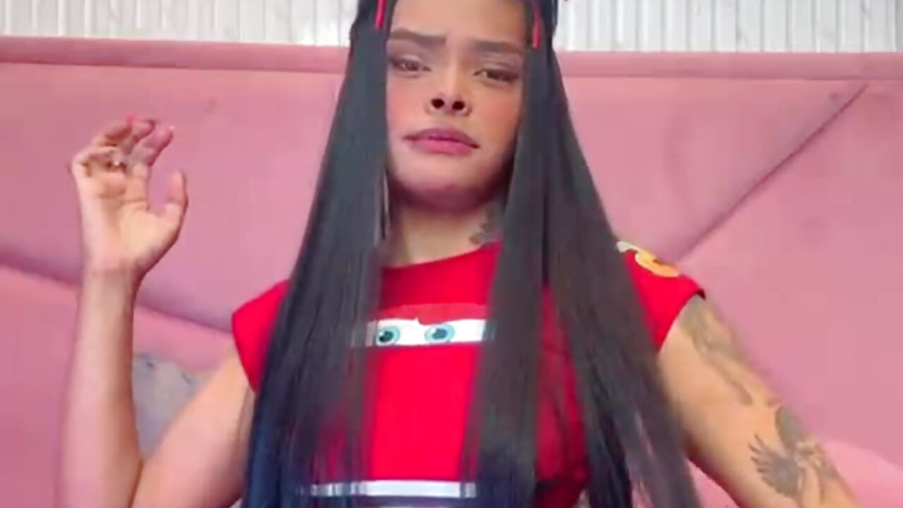 To excite you at lightning speed💖🌩 – video od webkamerové modelky EmmaEbony_