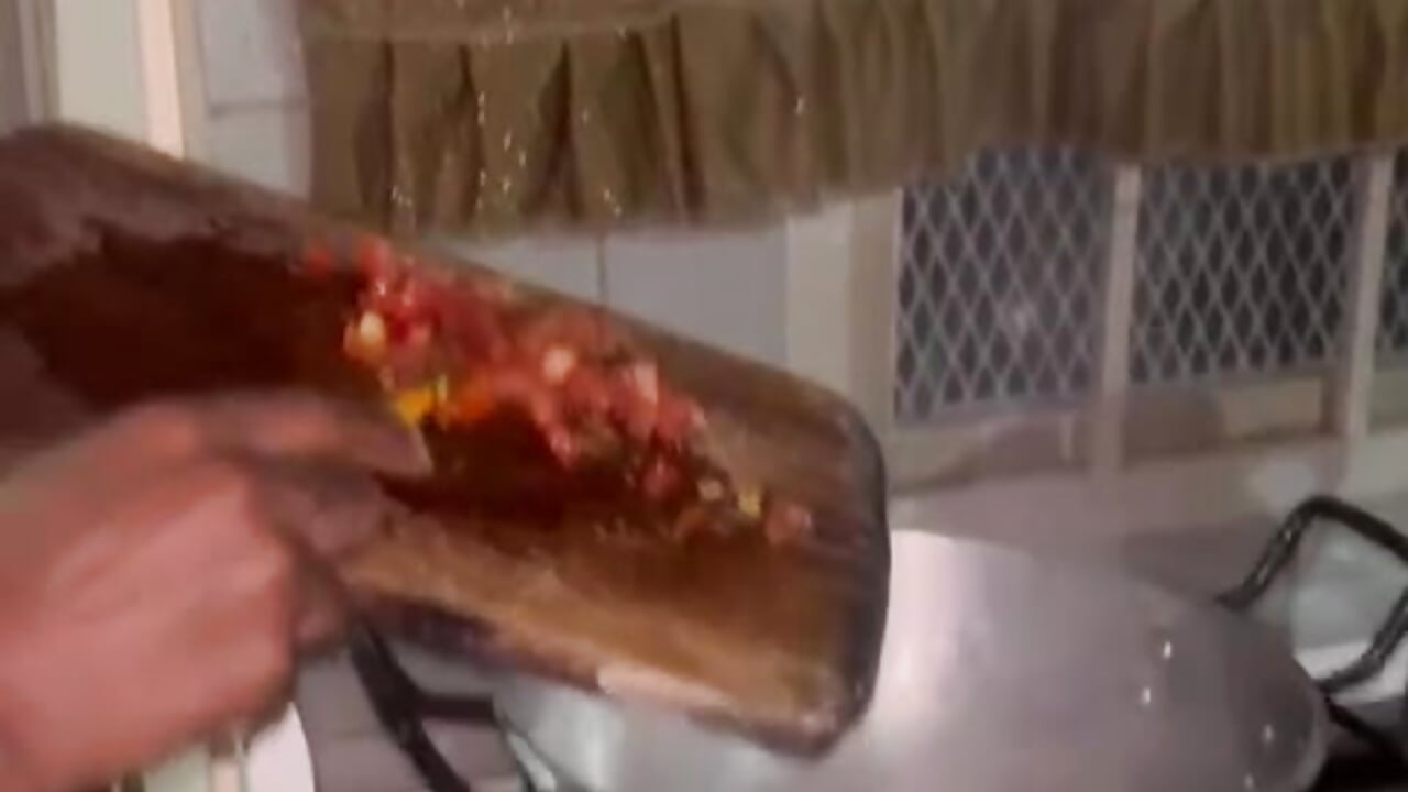 a meal made with love－カメラキャストのEmmaEbony_の動画