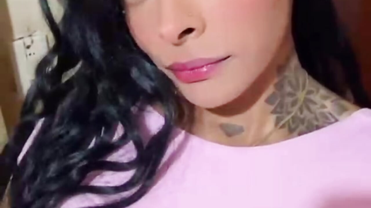 Me 😘 - 視頻由 EmmaEbony_ 主播提供