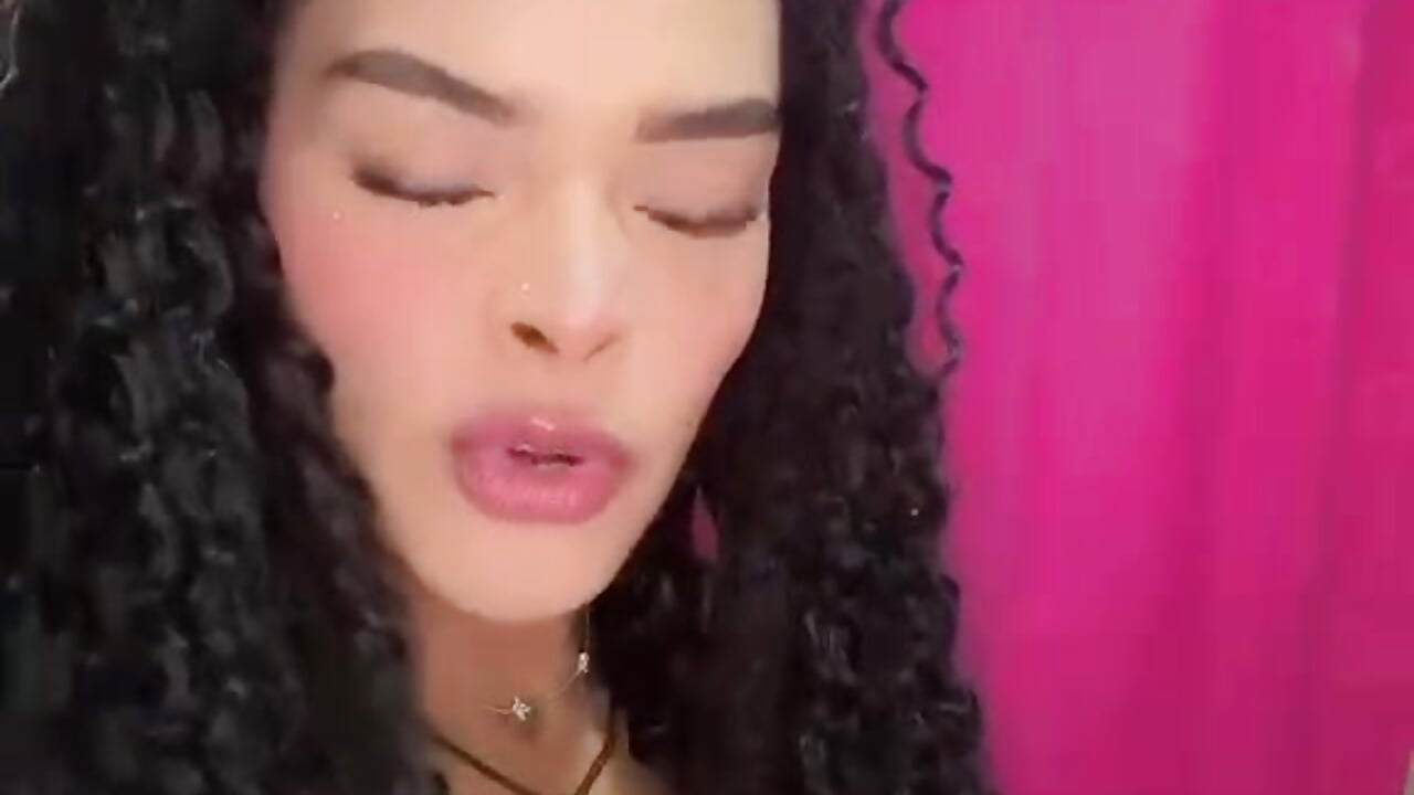 💙💗A touch that will make you go crazy for me💙💗 - video by EmmaEbony_ cam model
