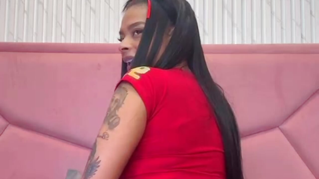 The fastest ass in Latin America💖 – video od webkamerové modelky EmmaEbony_