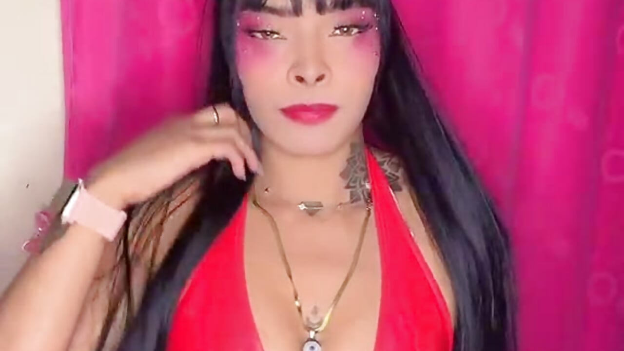 😈🔥 “Your favorite temptation has horns.” 💋 - Video von EmmaEbony_