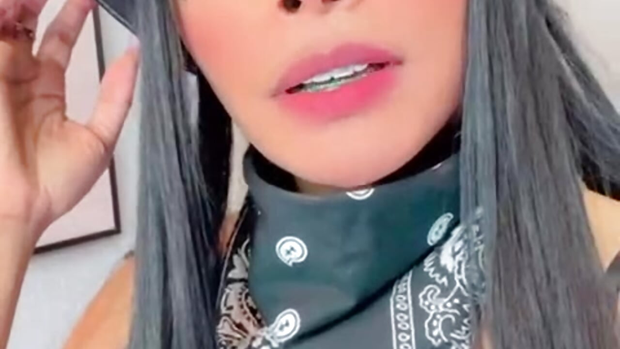 "Every moment will be an eternal pleasure." - EmmaEbony_ 캠 모델의 동영상