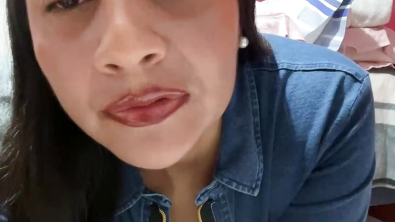 Hola amor ,que tal tu dia 😘😍 - βίντεο μοντέλου bamby_safre