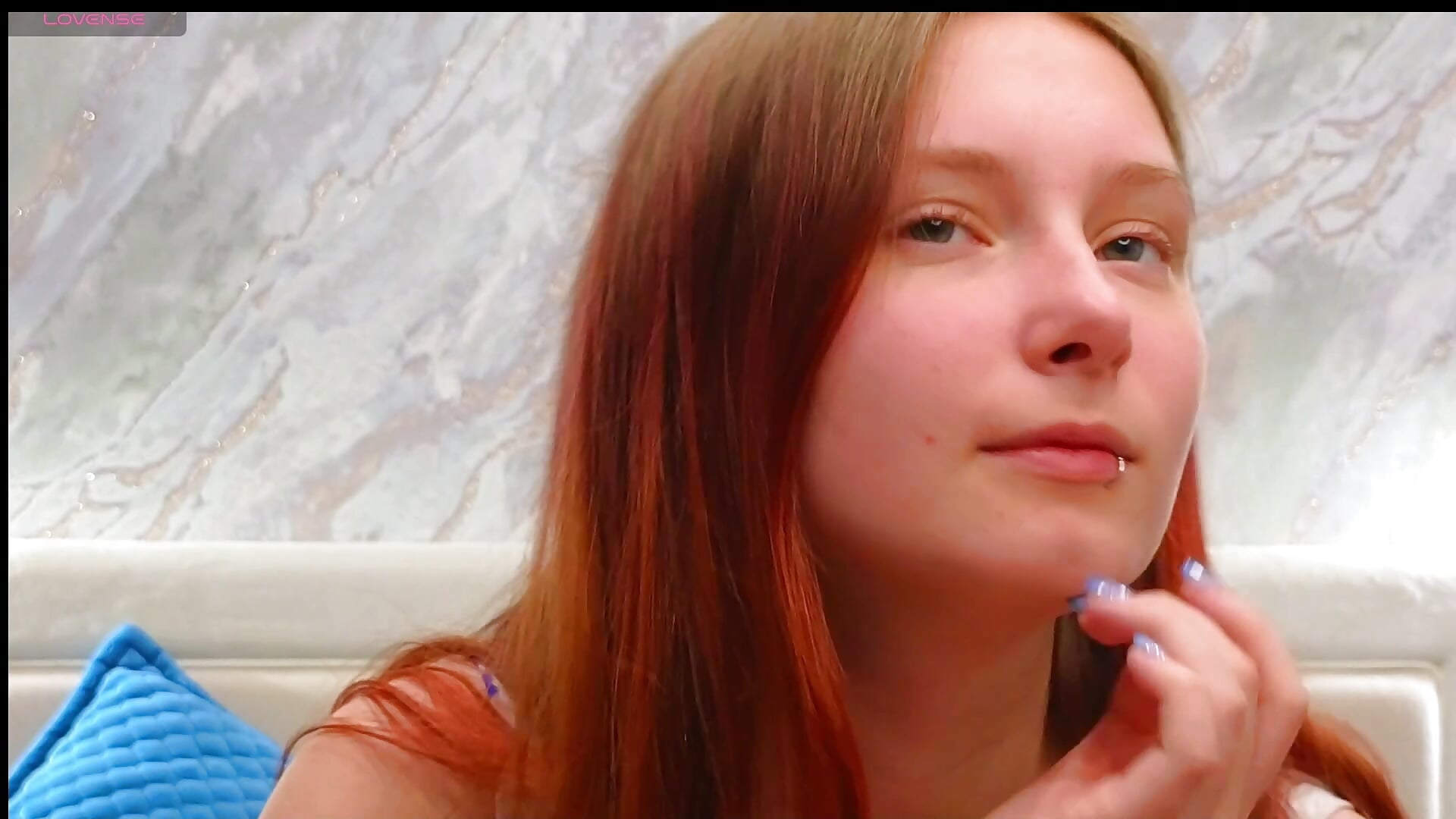 piercing - clip cu LinetteGary model videochat