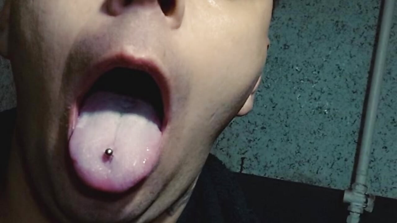 Tongue piercing for a professional deep-throat blowjob artist. Everyone came. – video od webkamerové modelky AleksandrFEM