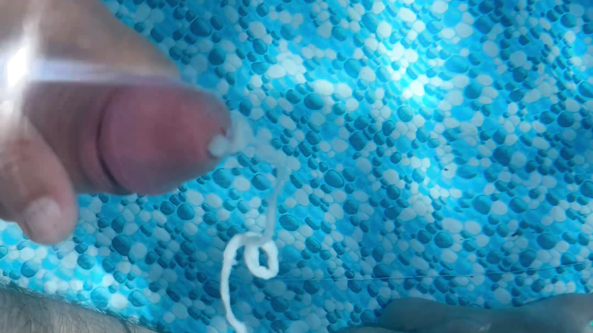 BeENJoY - Grosse Ejaculation dans la piscine - video của người mẫu cam BeENJoY