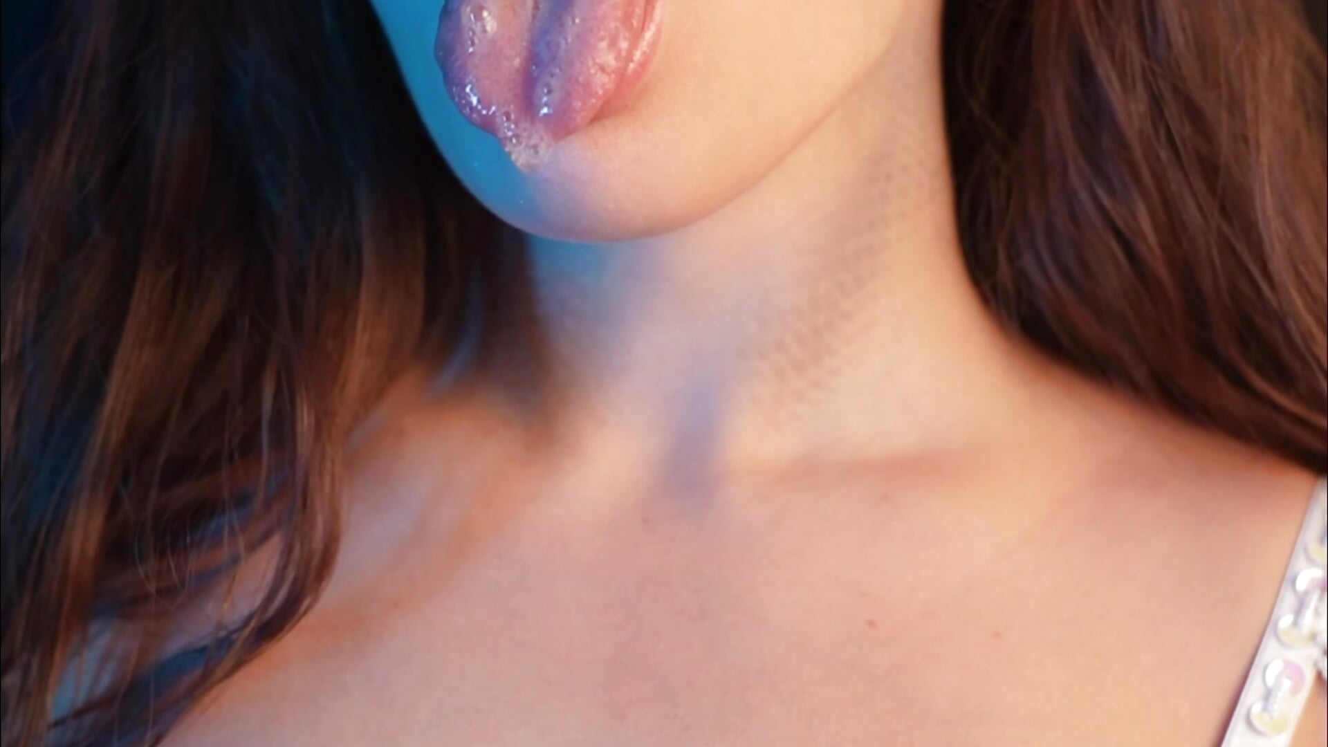The siren’s kiss can heal your pain… - vídeo de no_angelll