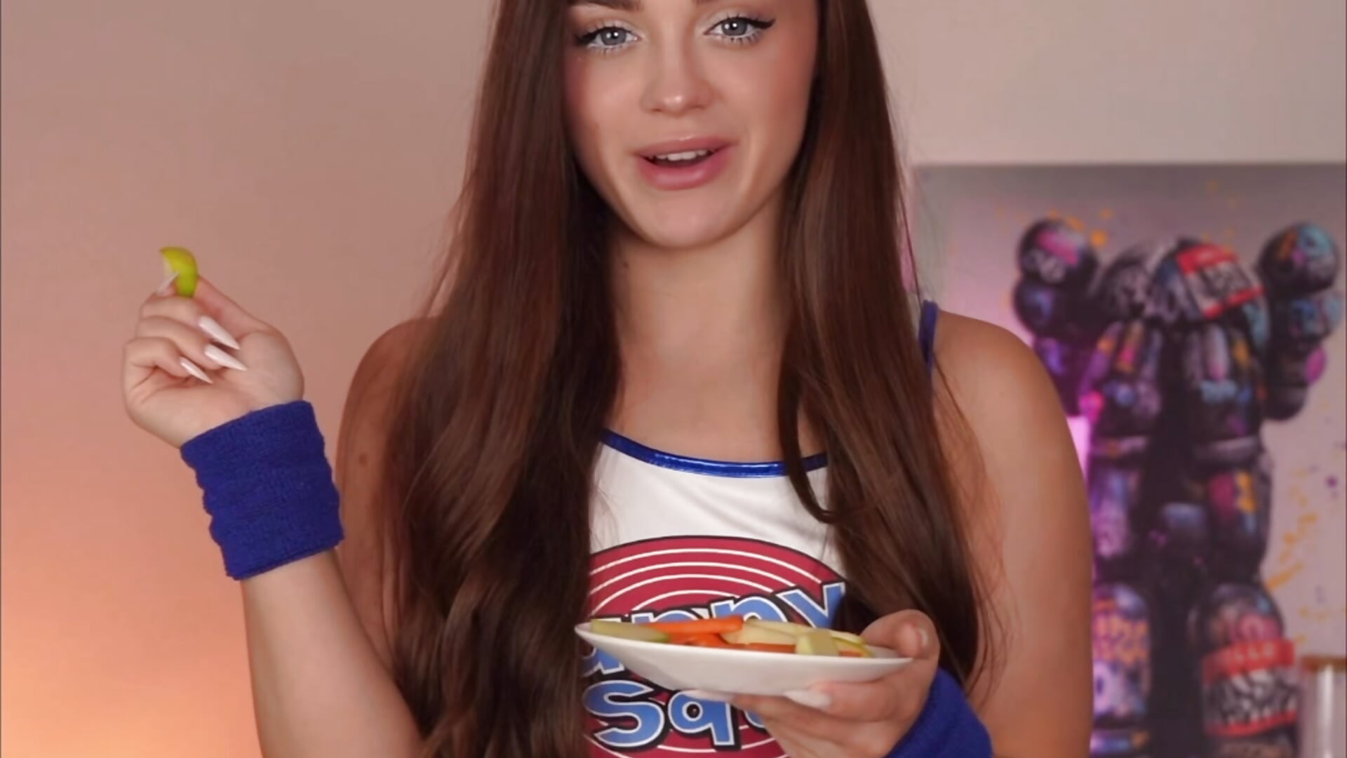 Looking for my Bugs Bunny 🐰 - vidéo du modèle de showcams no_angelll