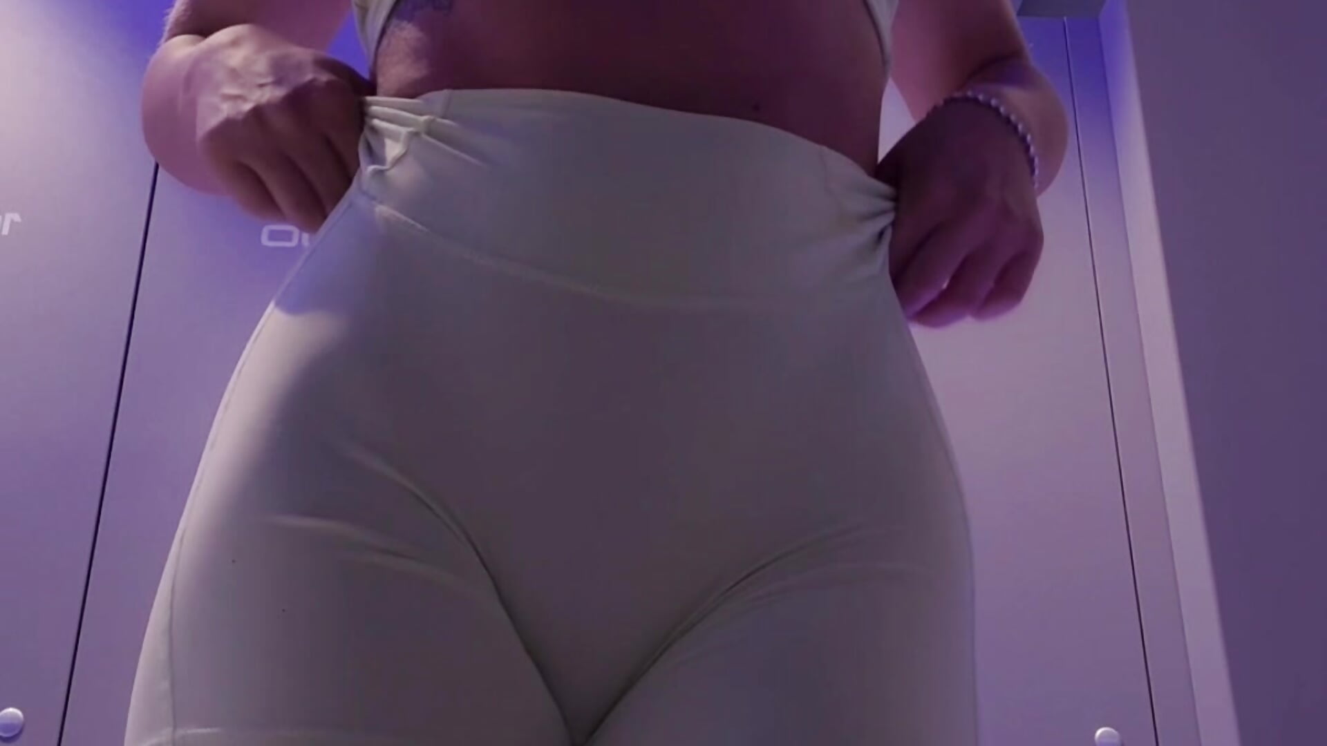 What kind of sports car is this? 🏎️－カメラキャストのno_angelllの動画