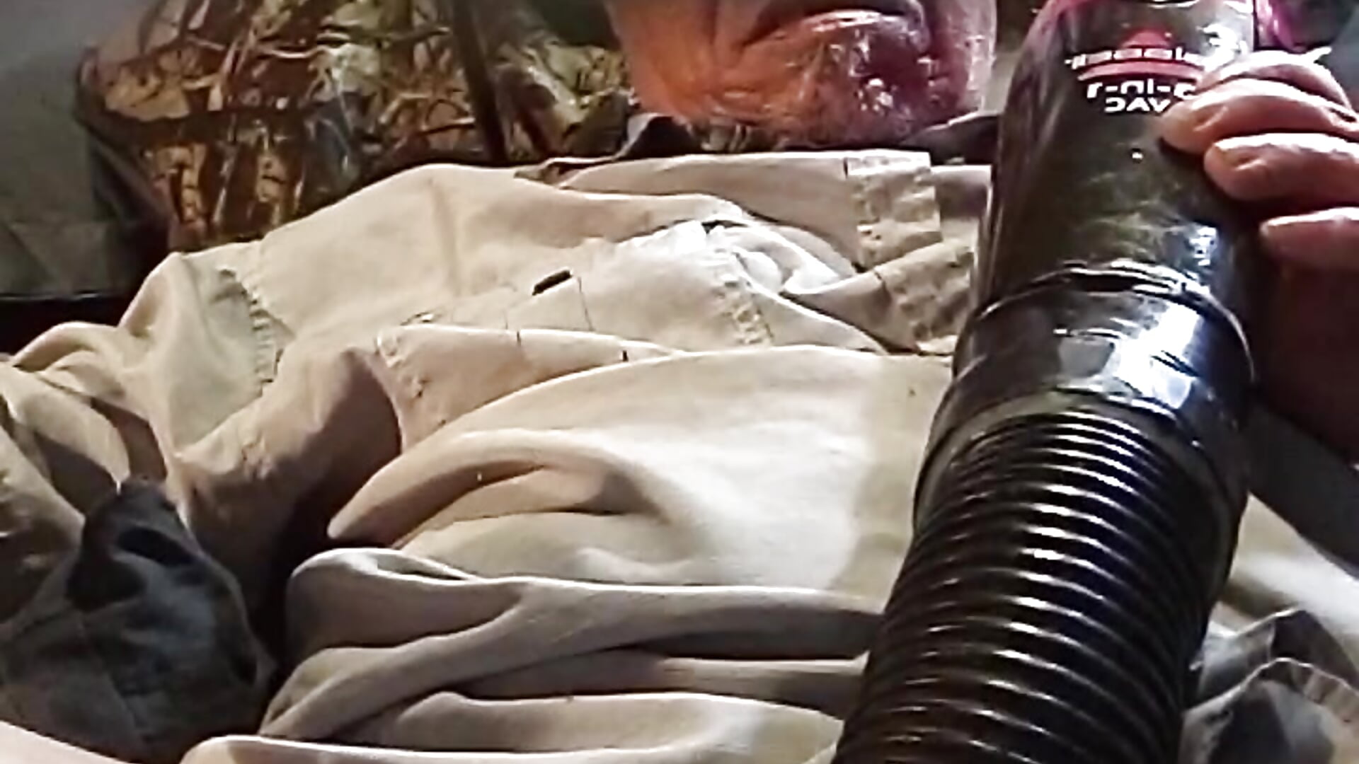 1000000100 - video by steokenitlive cam model