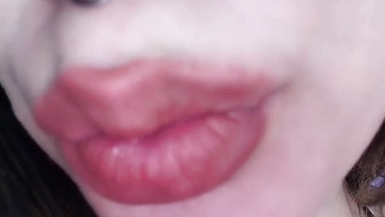 My pretty face with piercings - video by Alice_Vixen cam model