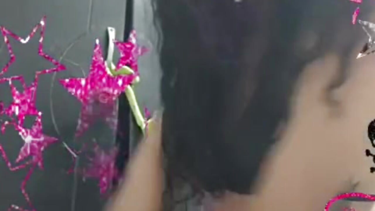 Kiss me - video van anuskah cam-model