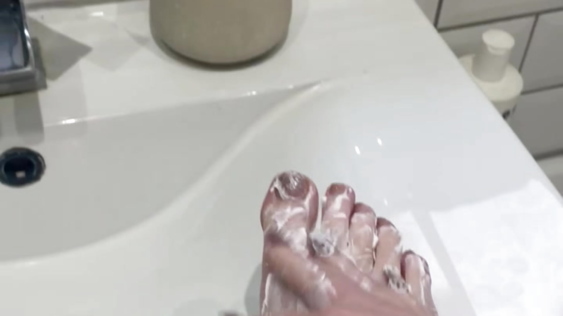 moisturising my feet