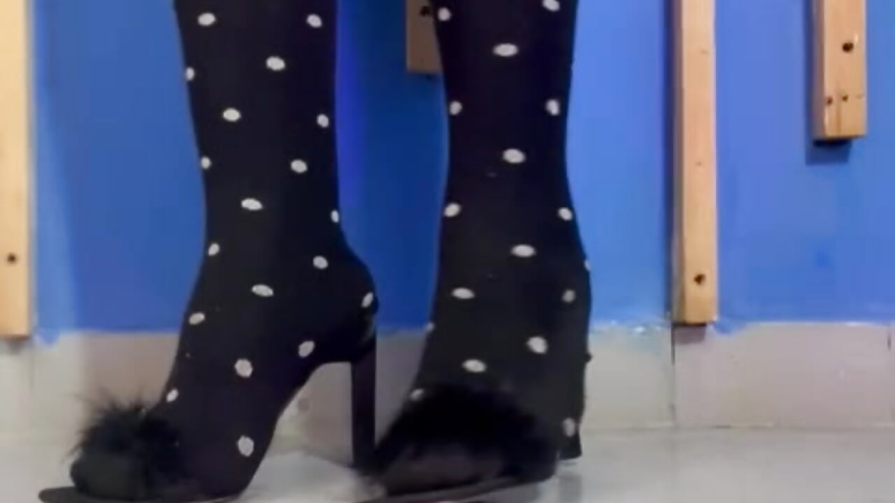 MODELING IN HEELS💪😈 – video modela na kameri Sol_Vanegas