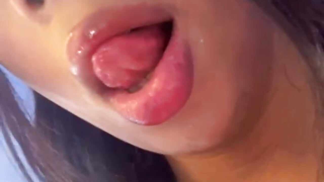 tongue - Video von Sol_Vanegas Cam-Model