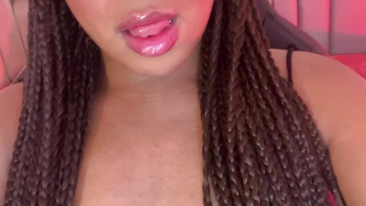 my tongue is all yours 🫦☘️ - video của người mẫu cam Sol_Vanegas