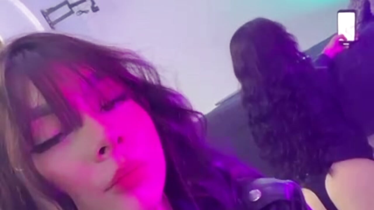 Me💋 - vídeo de CleoWhite modelo de câmara