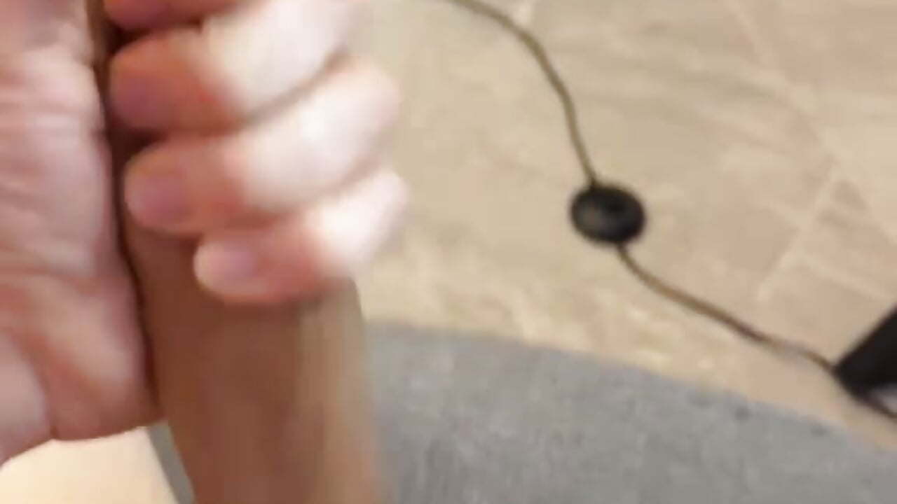 MASTURBATING MY GIANT HARD COCK