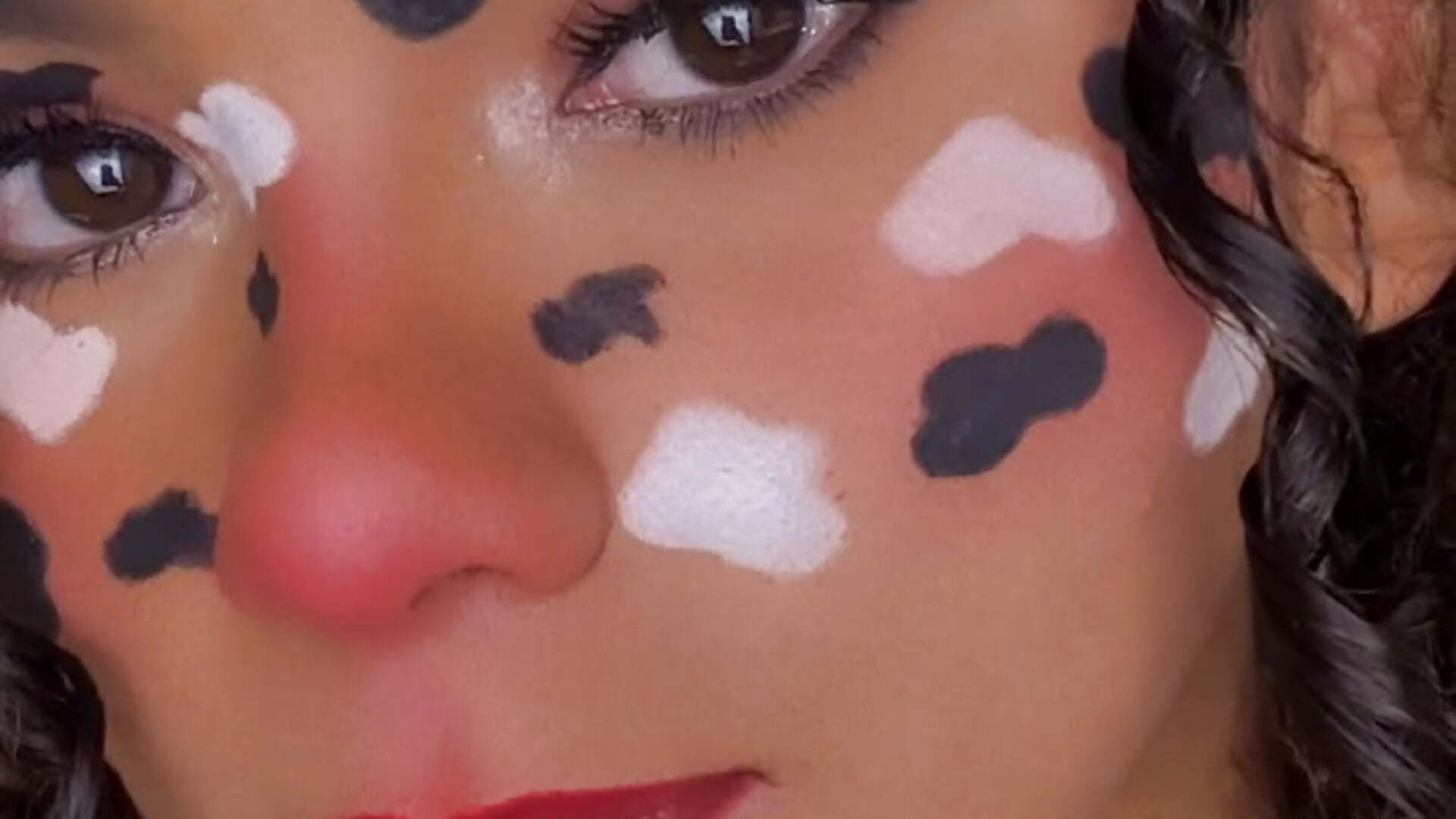 A sweet cow 🐮 - video by Taylor_Tina cam model