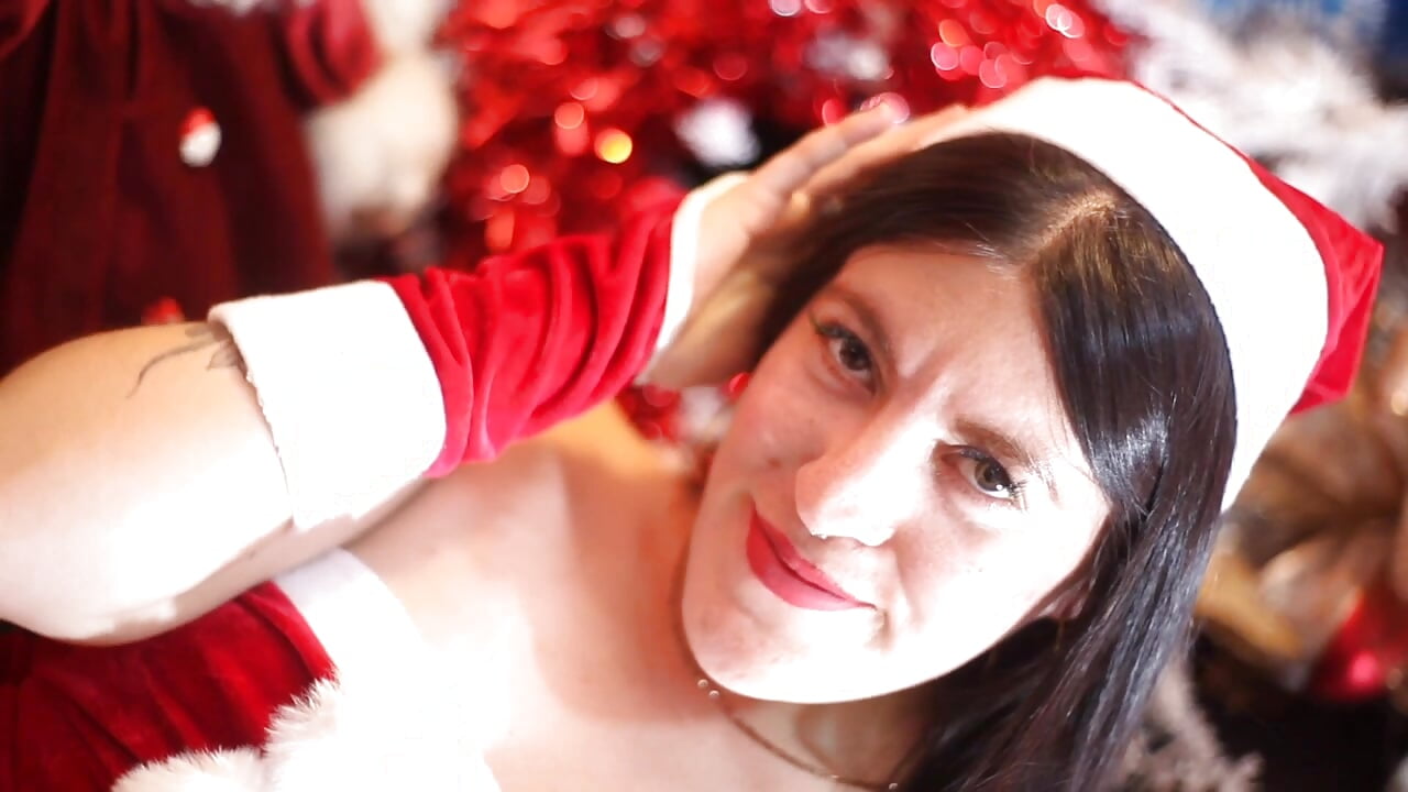 Will you open your gift for me? 🎁 - video by LyaCooper cam model