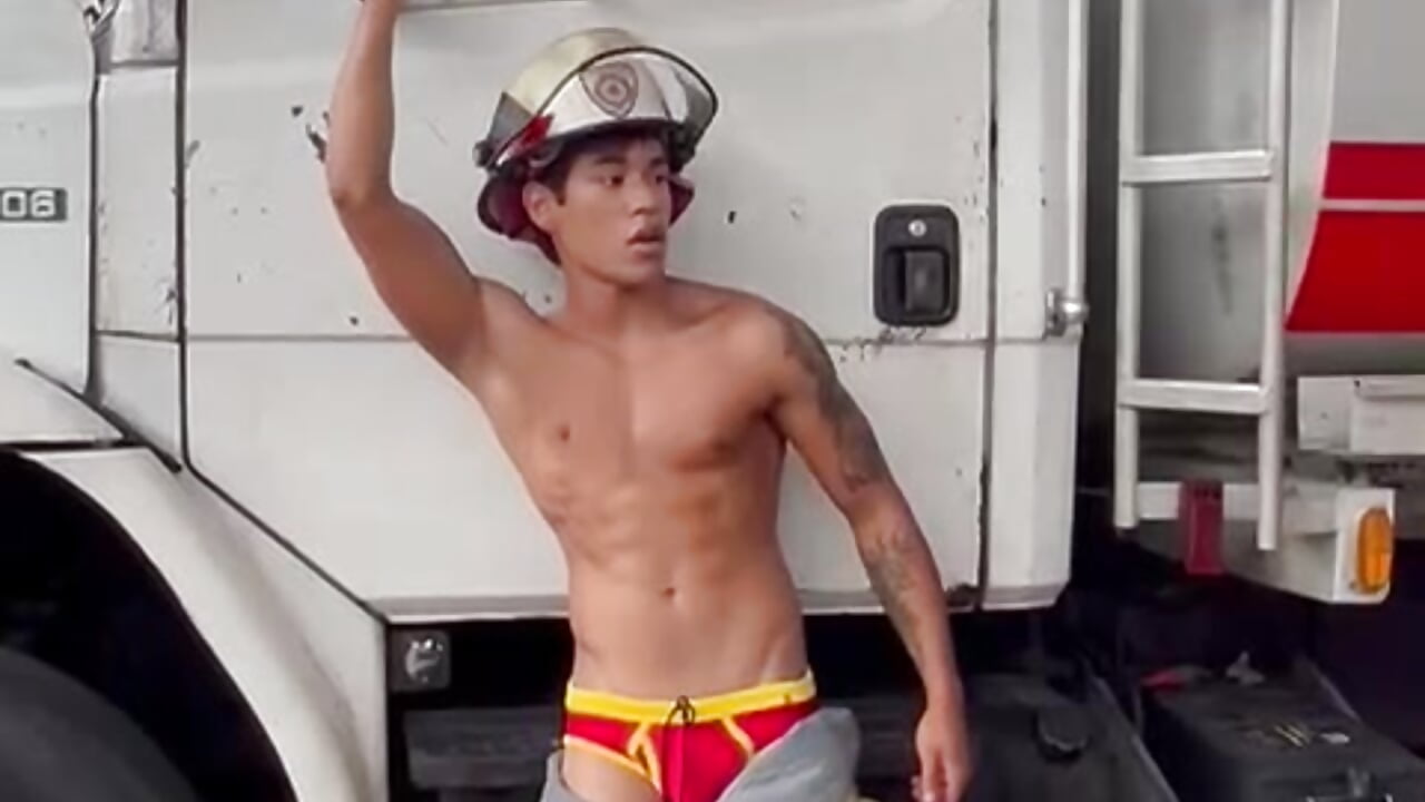 Your fireman 🔥 - video by Ryan_and_Aria cam model