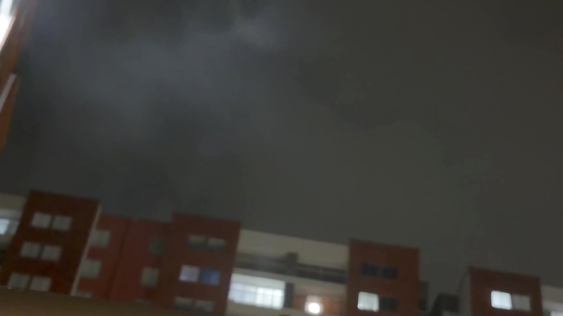 🌧️☔️⚡️🌩️🌪️🥶 - video _Zahiira_ kameramallilta