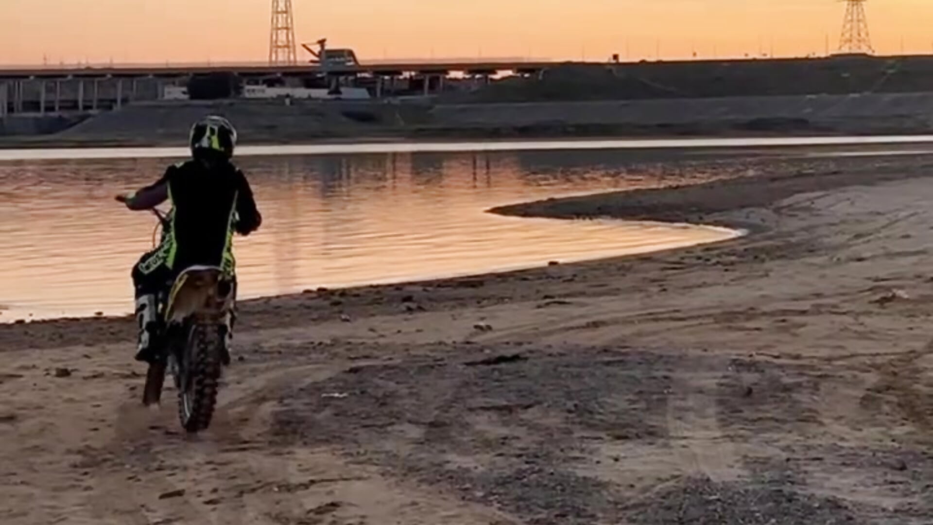 Moto lady - 視頻由 DaisyBlaze 主播提供