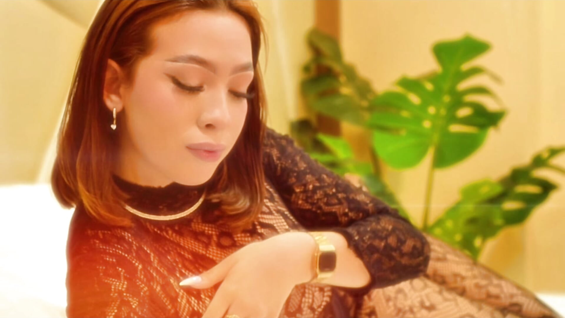 Lose yourself in my eyes - video by AllisonOwens cam model